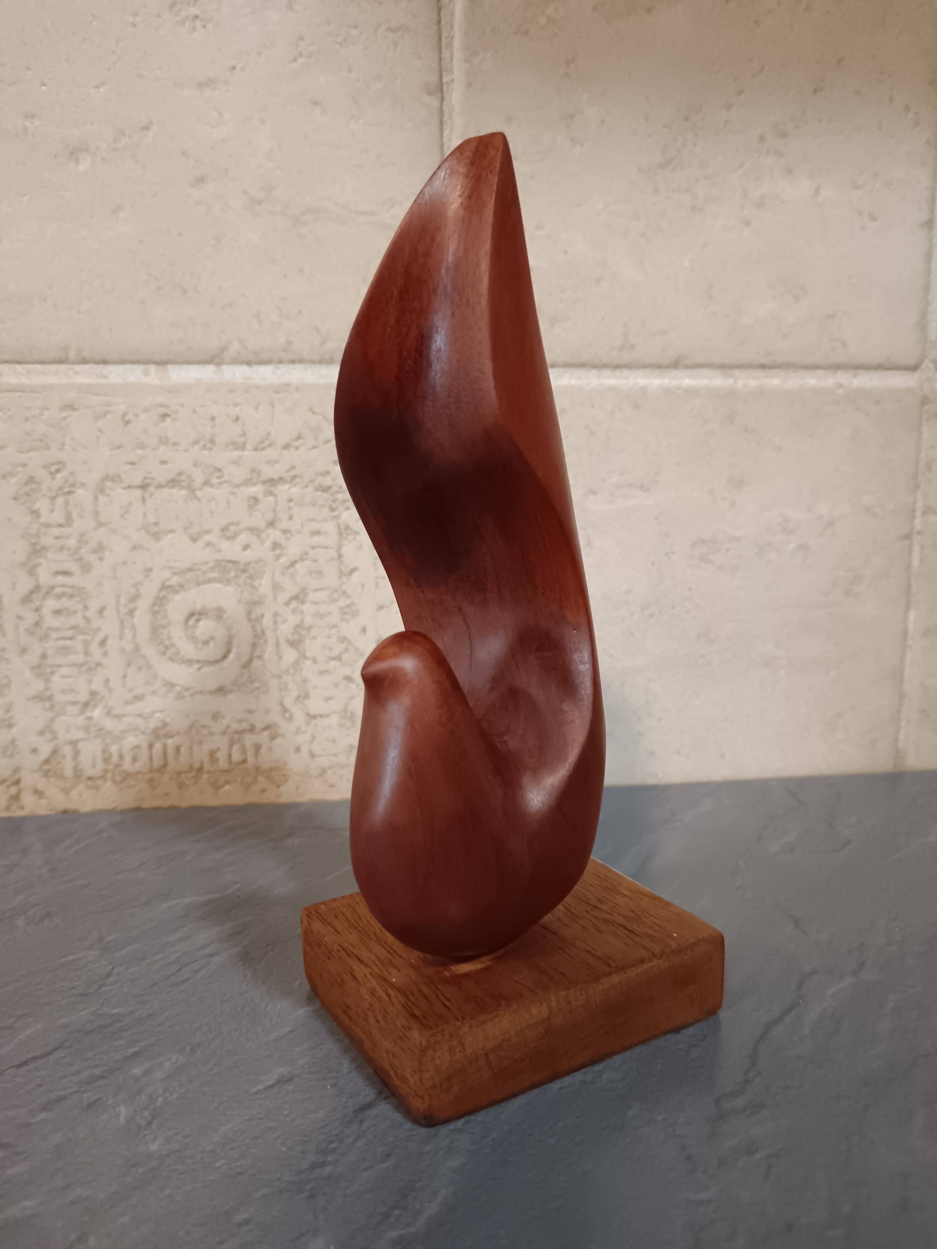 Scandinavian dove in carved teak wood, signed NM, circa 1960.