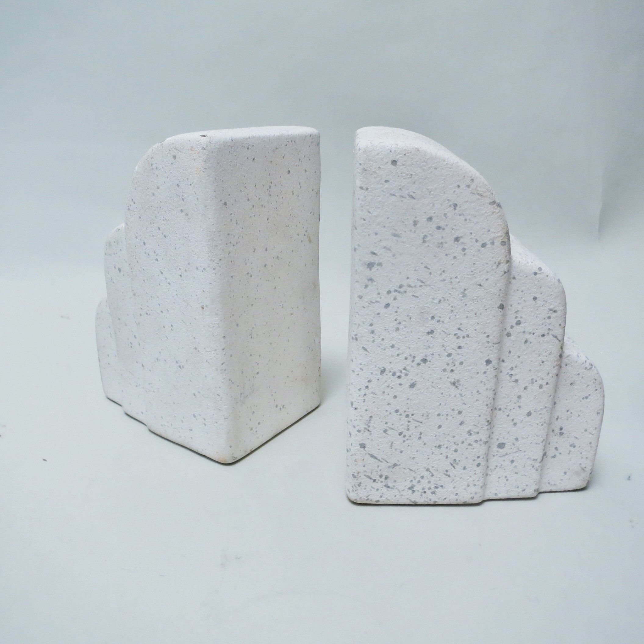 Pair of bookends in ceramics 80