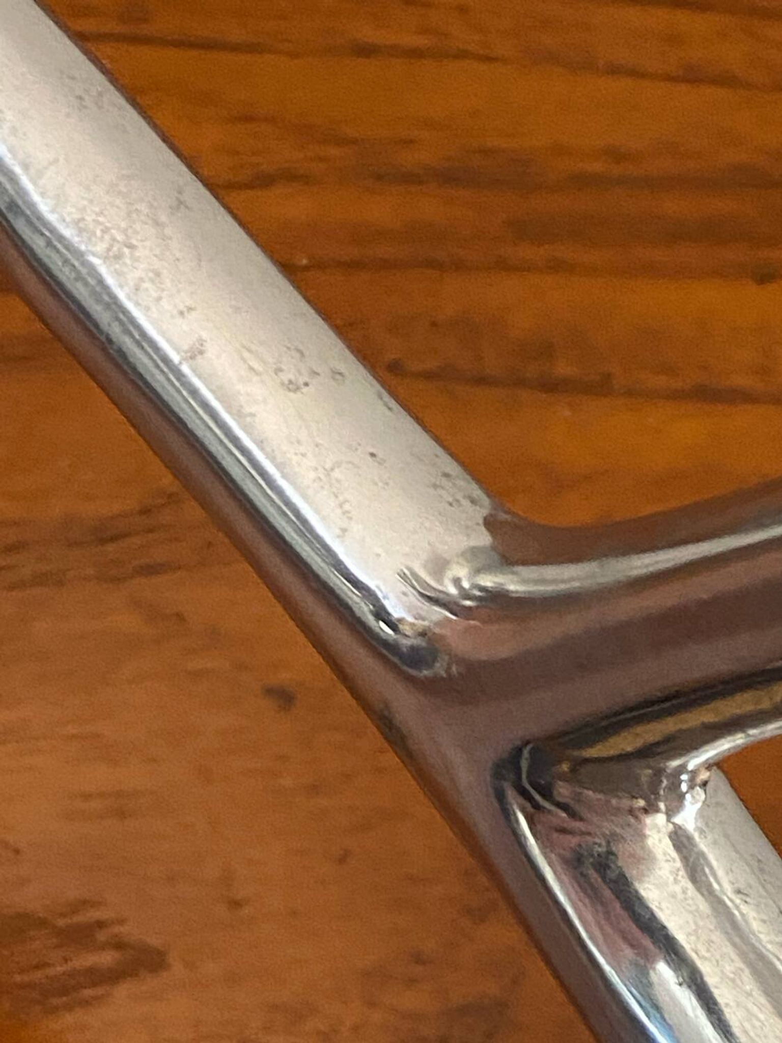 Bougeoir en fonte d’aluminium de forme organique