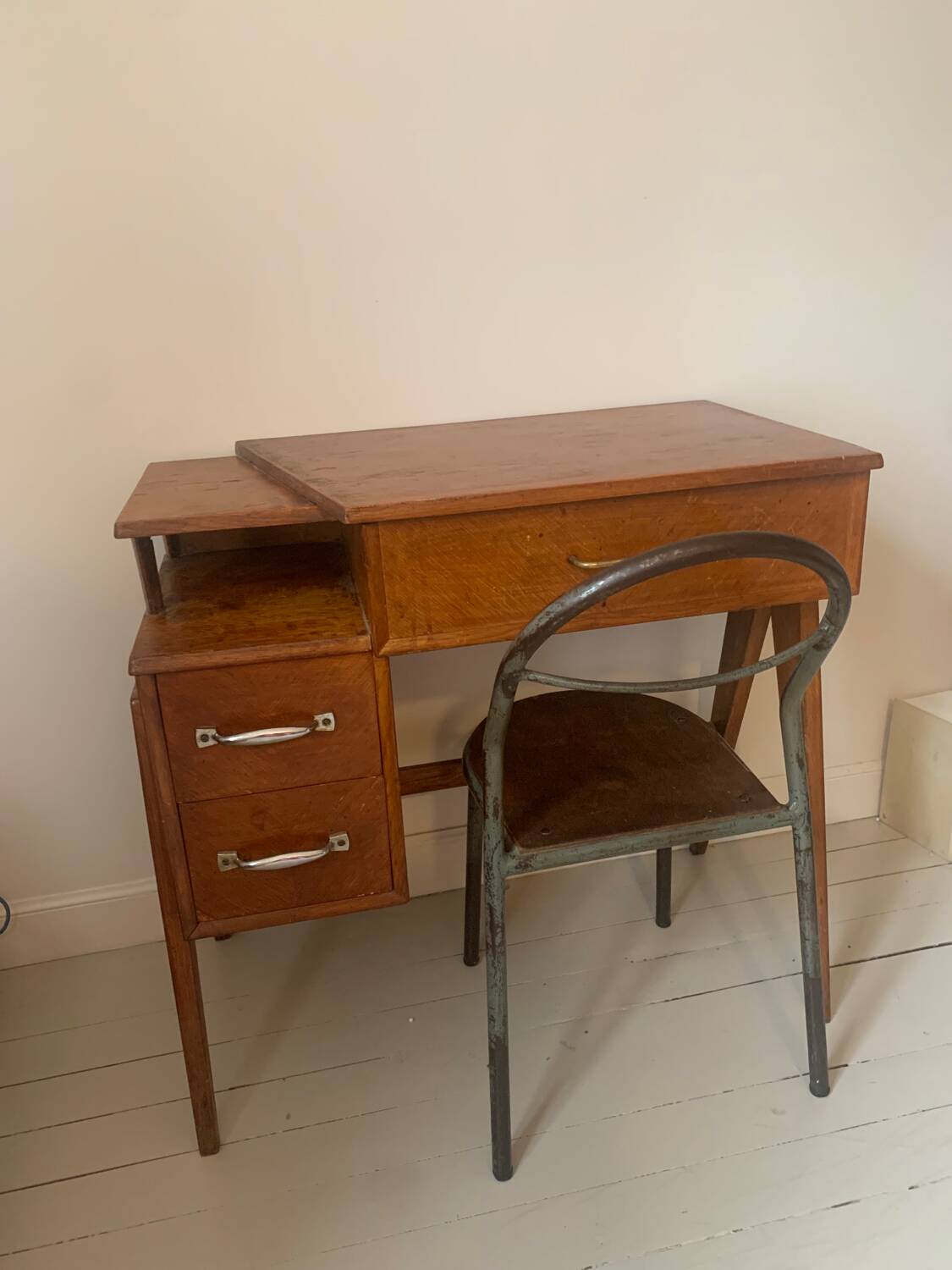 Children's desk