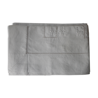 Embroidered cloth