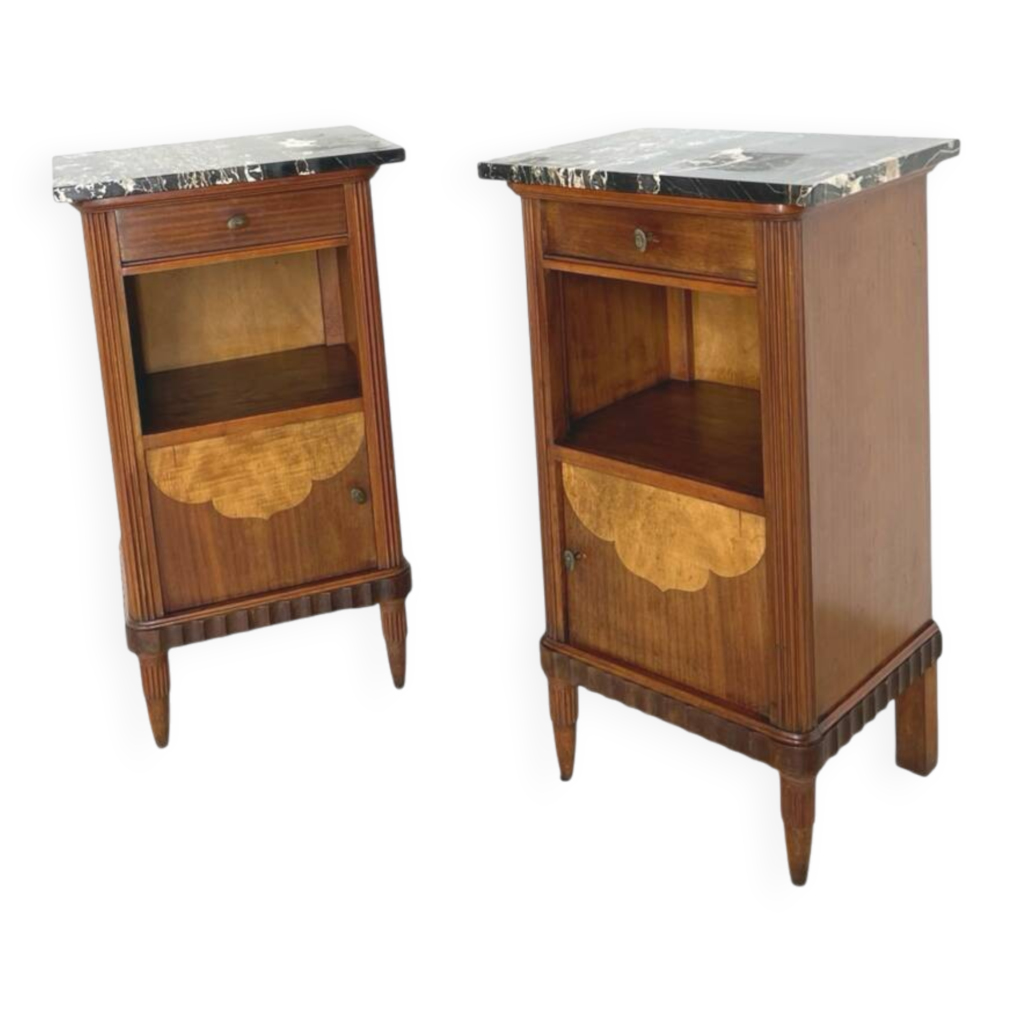 Tables de chevet italiennes en placage d'acajou avec de splendides