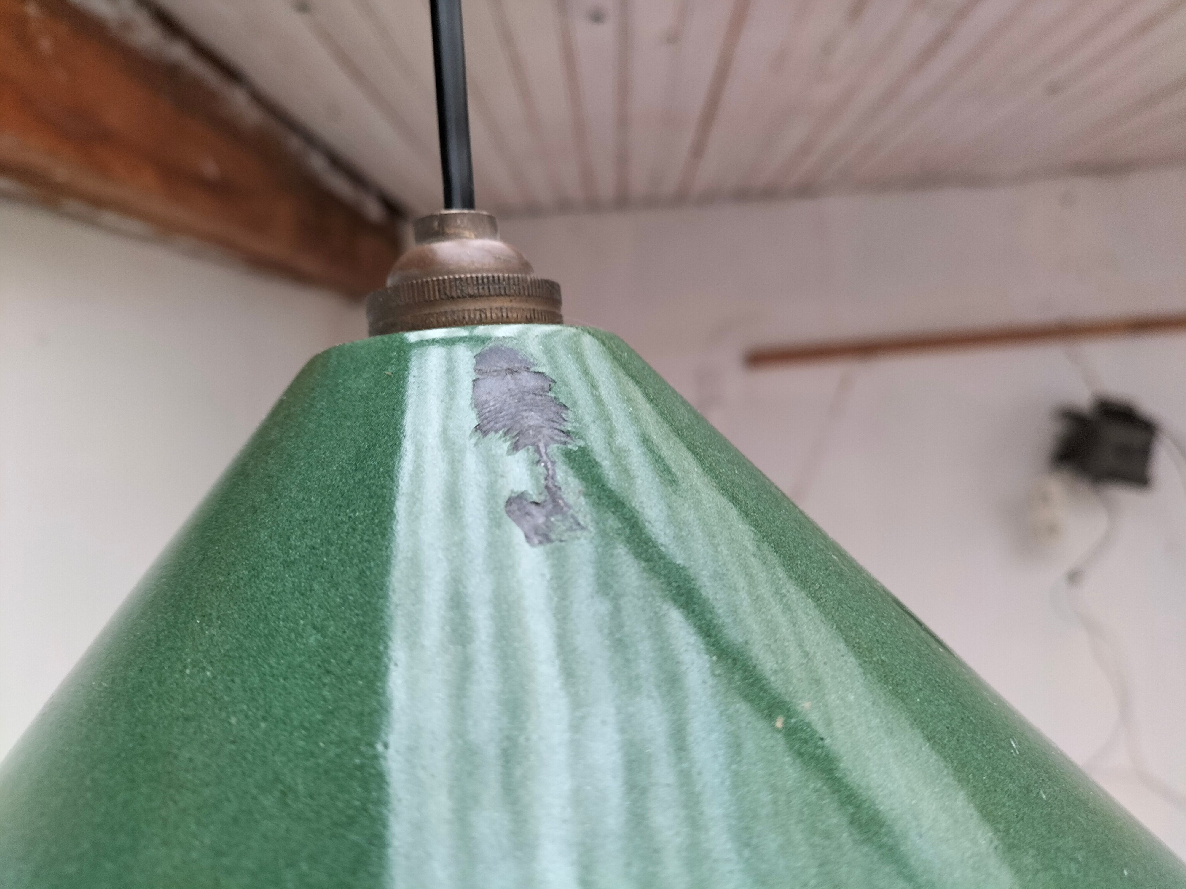 Industrial enamelled lamp