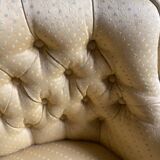 Small padded toad bench