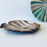 Ceramic fish-shaped cup