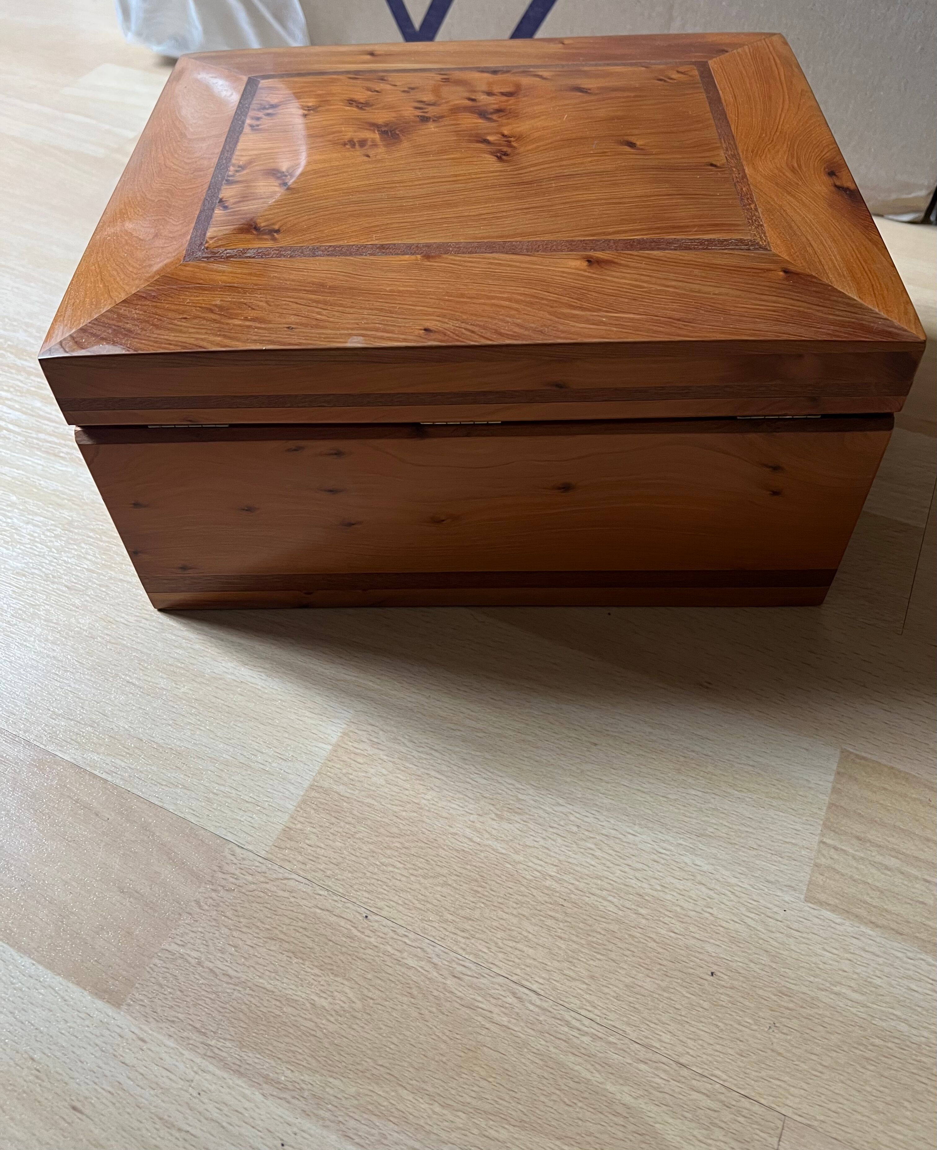 Storage box