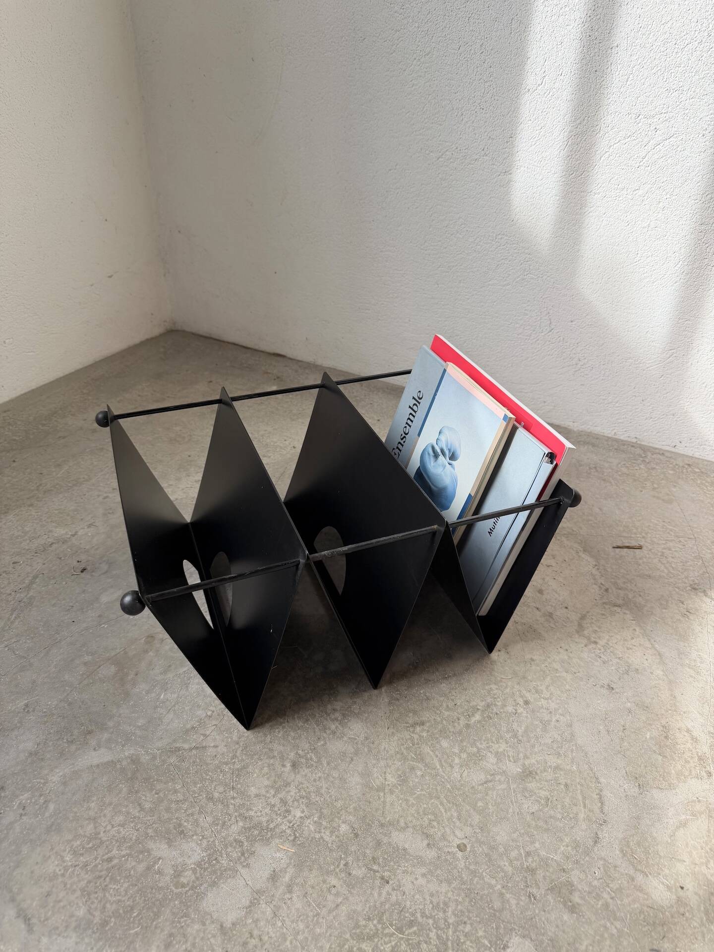 Modular magazine rack Memphis 1980