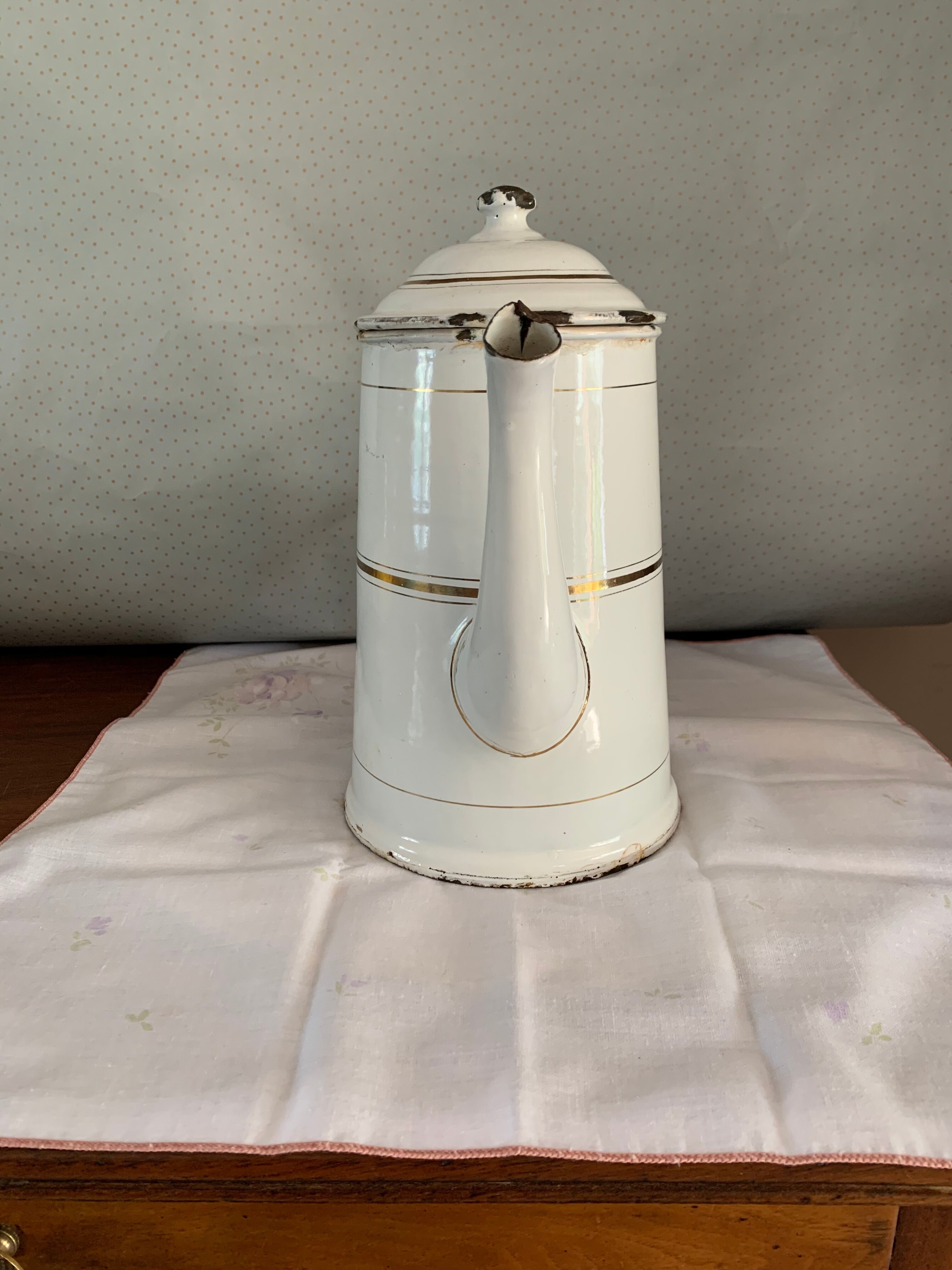 Old enamelled sheet coffee maker