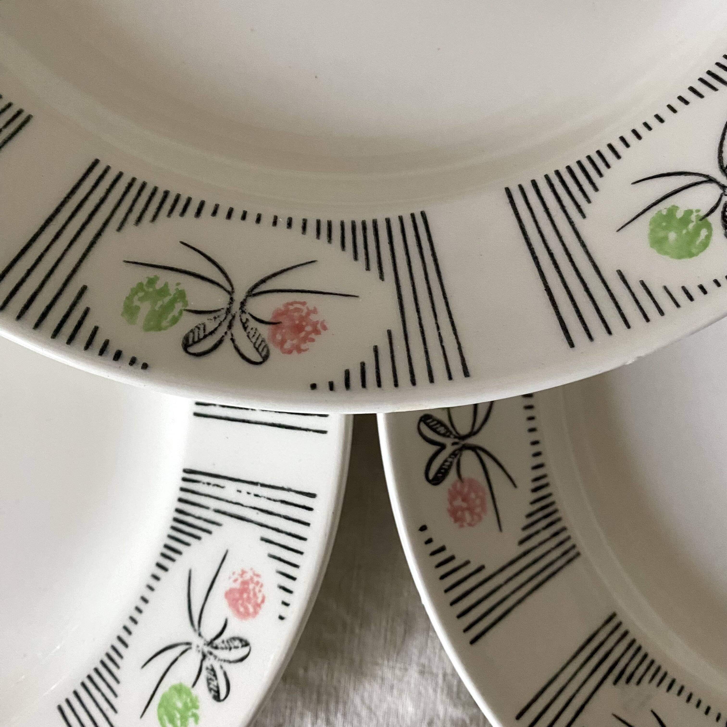 Gien flat plates, Marie José model from the 60s