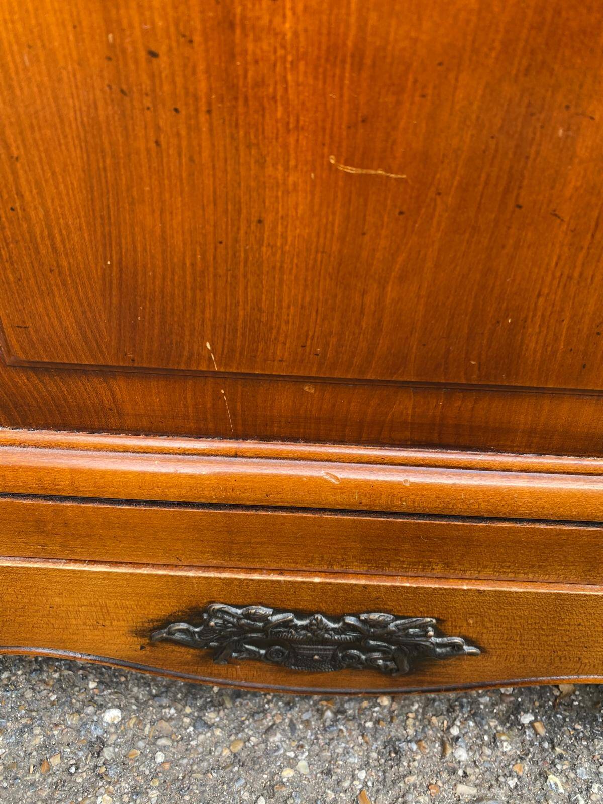 Commode, chevet en bois massif, 19ème siècle
