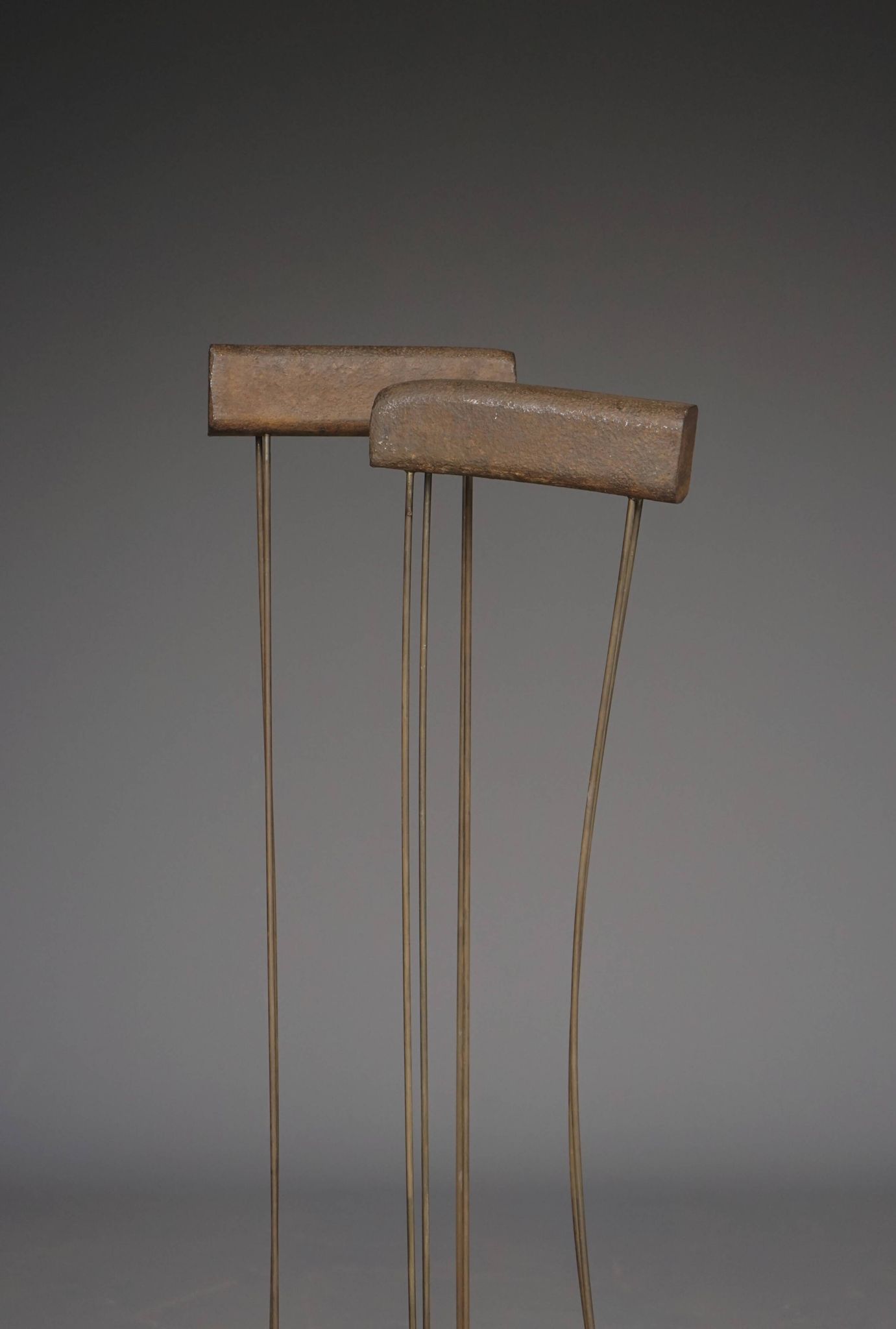 Sculpture cinétique abstraite en métal, dans le style de Harry Bertoia, années 1960