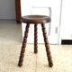 Tabouret tripode vintage en bois tourné