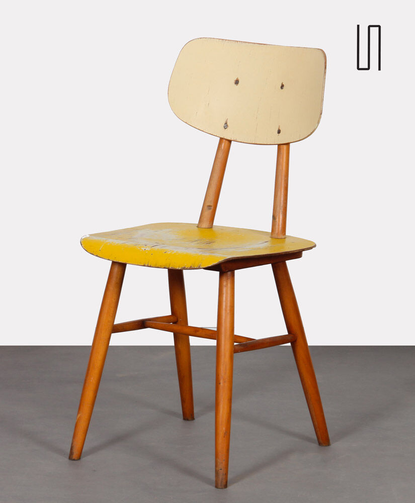 Chaise en bois produite par Ton 1960