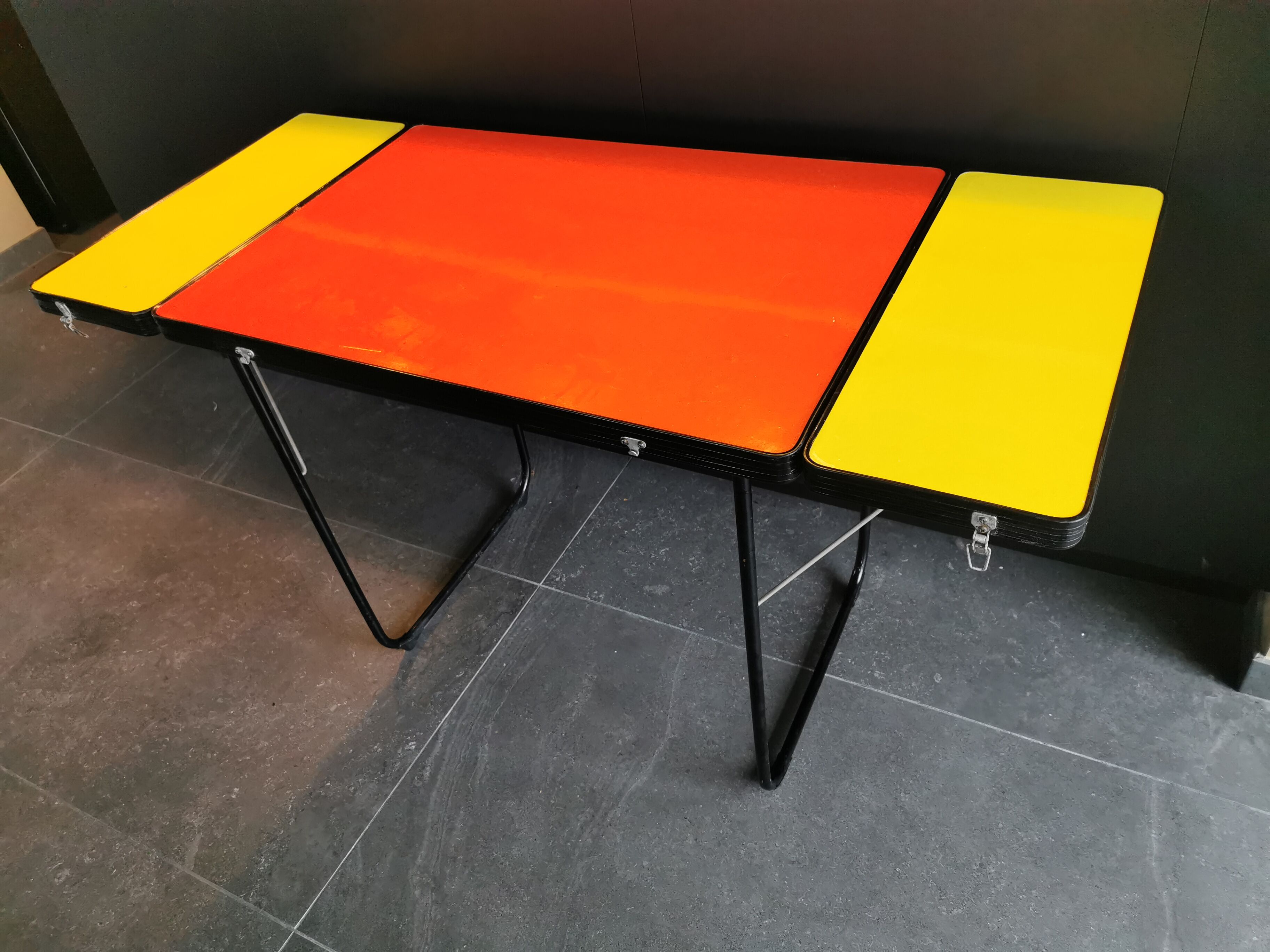 Two-tone vintage foldable side table with 2 extension cords