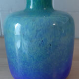 Vase en verre bleu