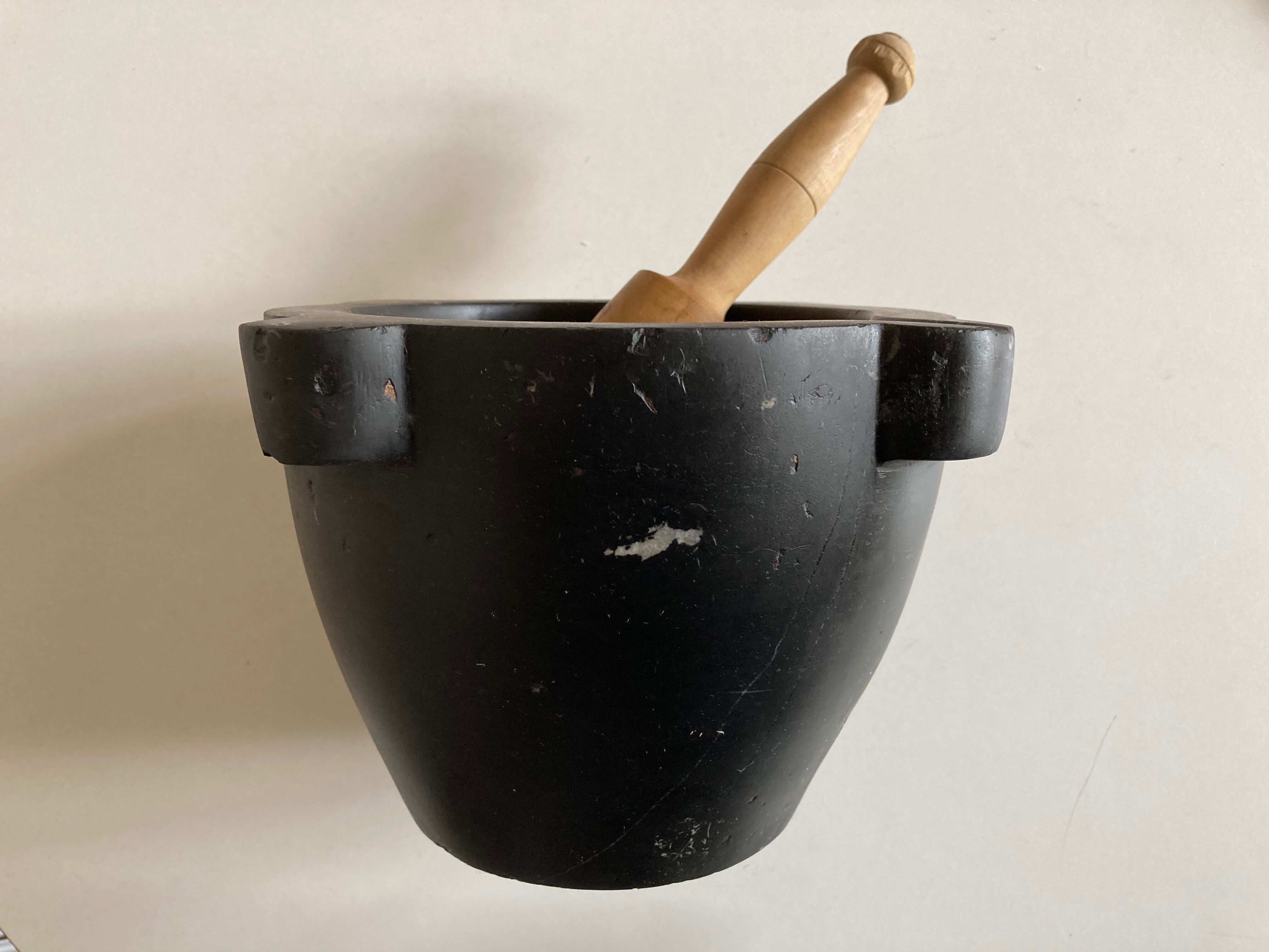Marble mortar and 19th boxwood pestle