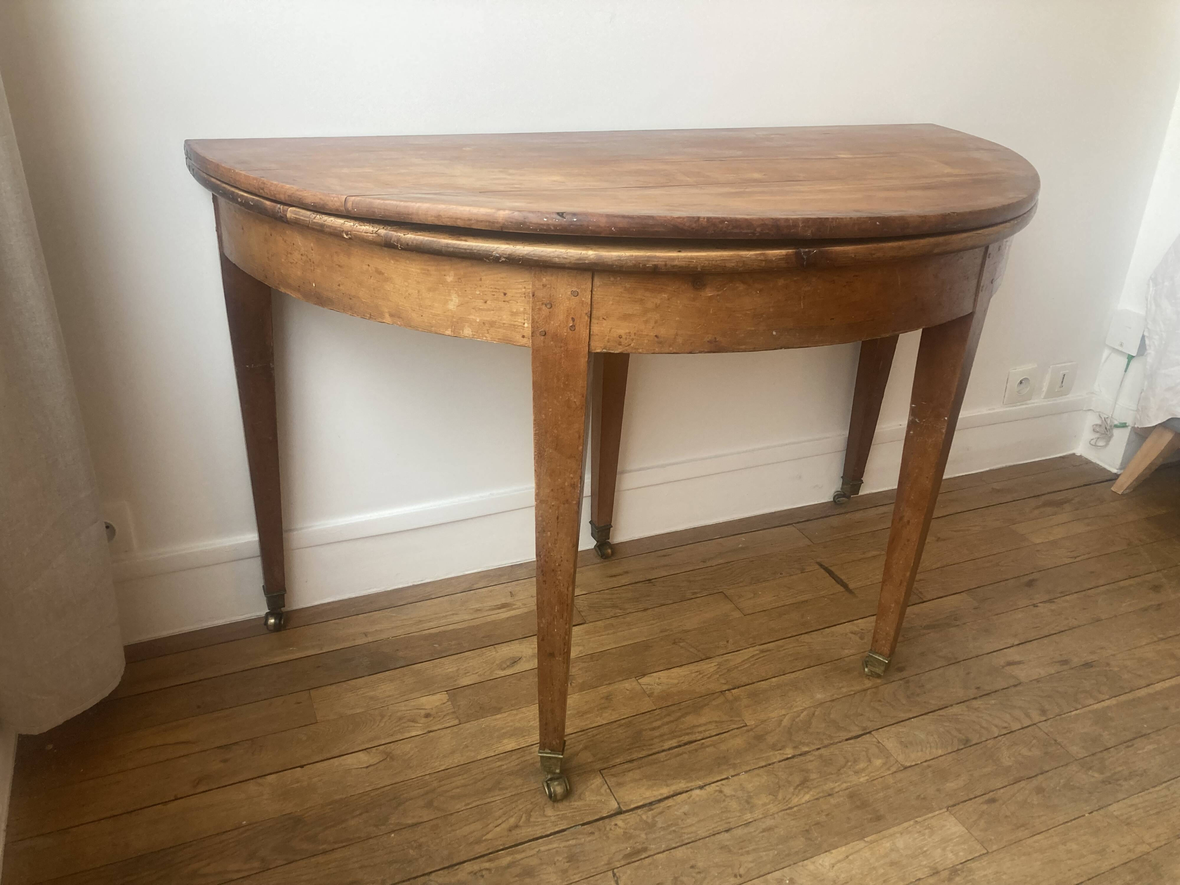 Half Moon fruit wood table
