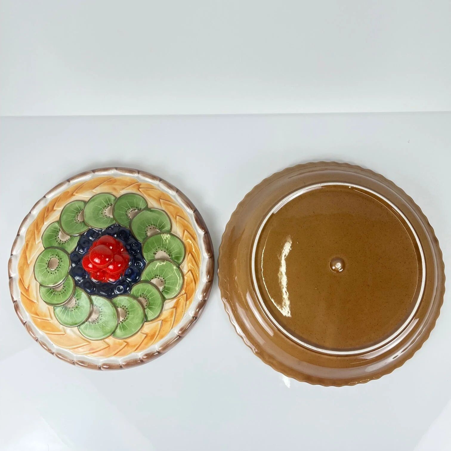 "Fruit tart" slipware dish