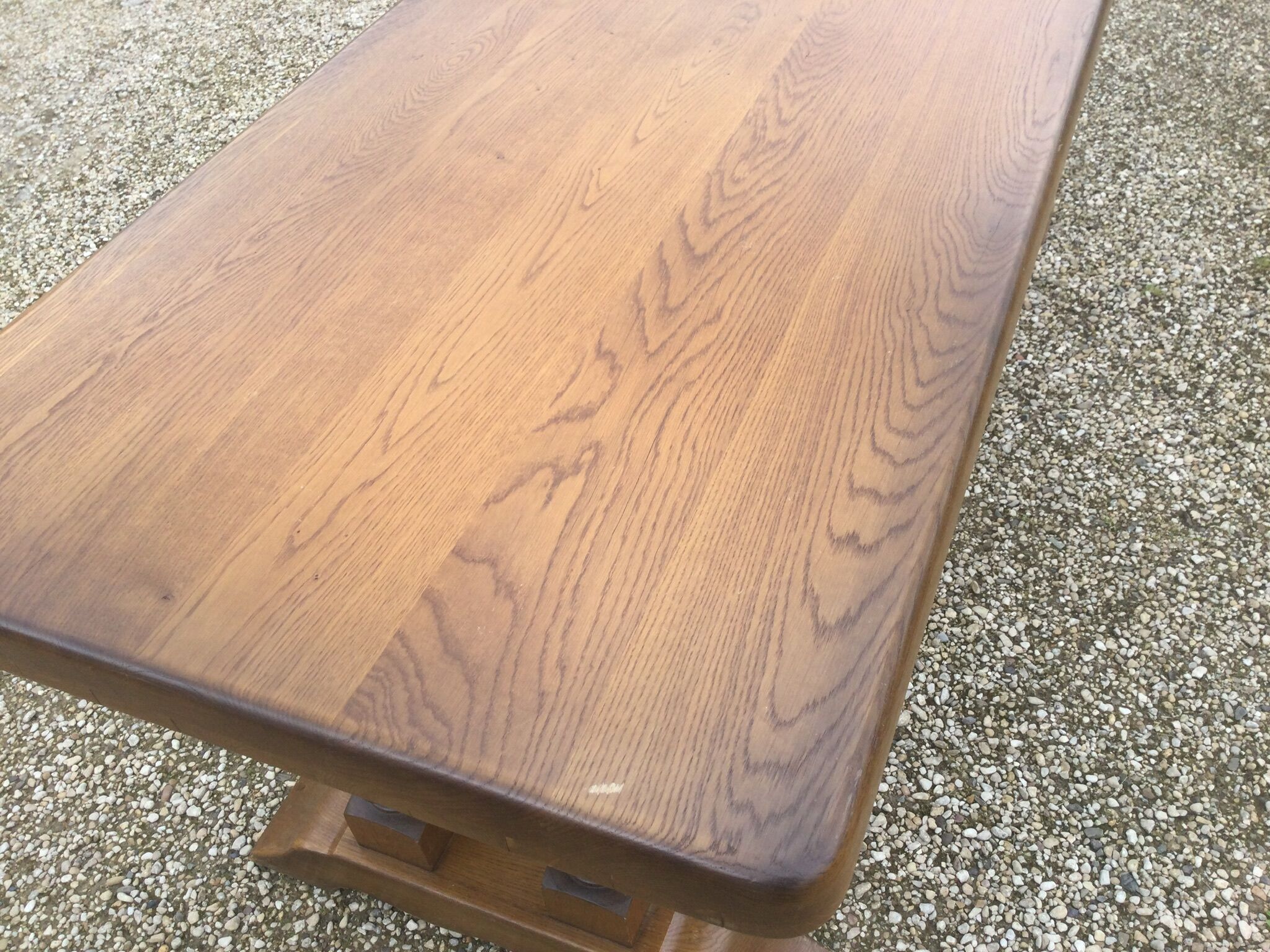 Farm table