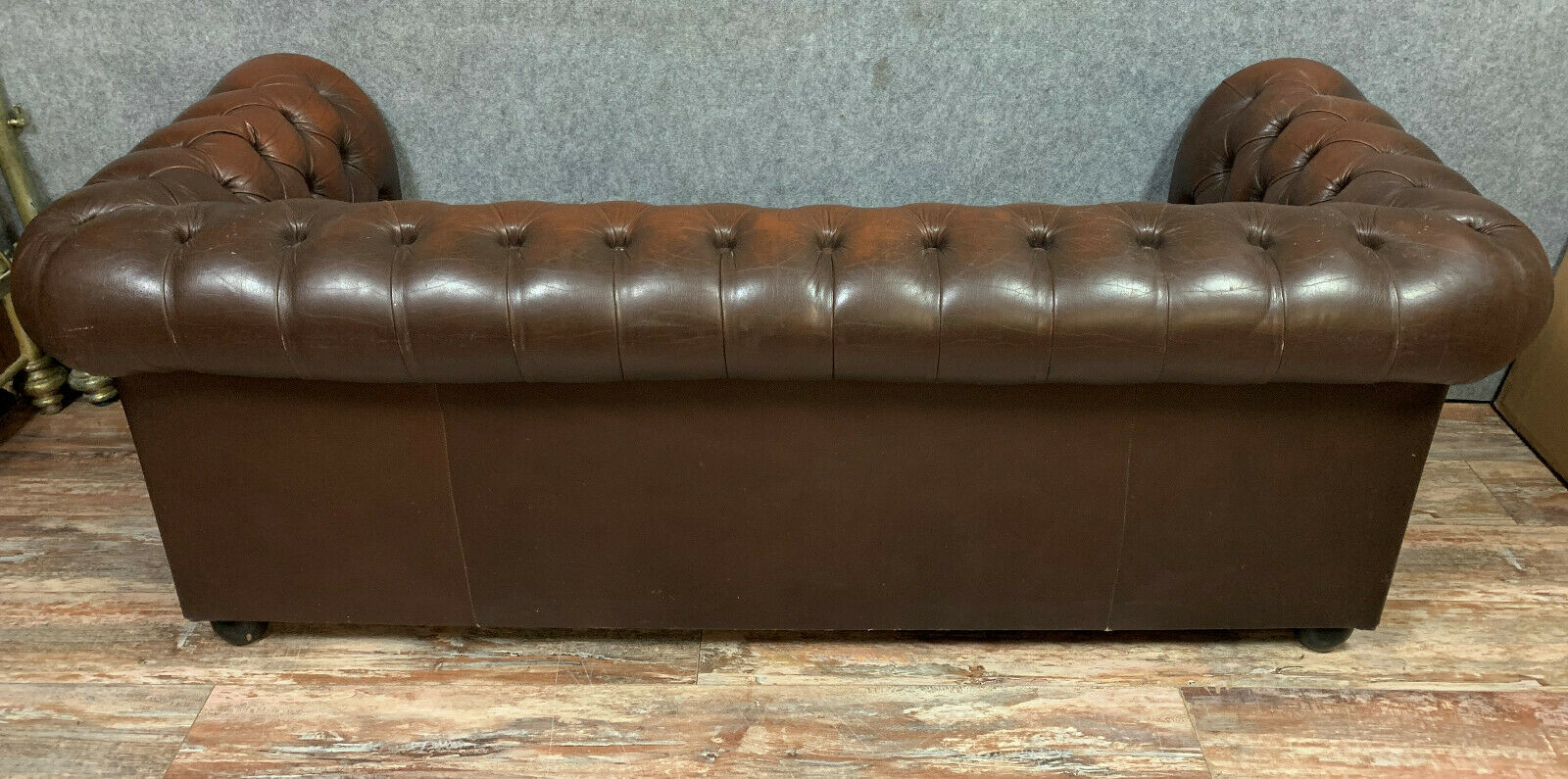 Chesterfield bench in Art Deco leather around 1920-1940