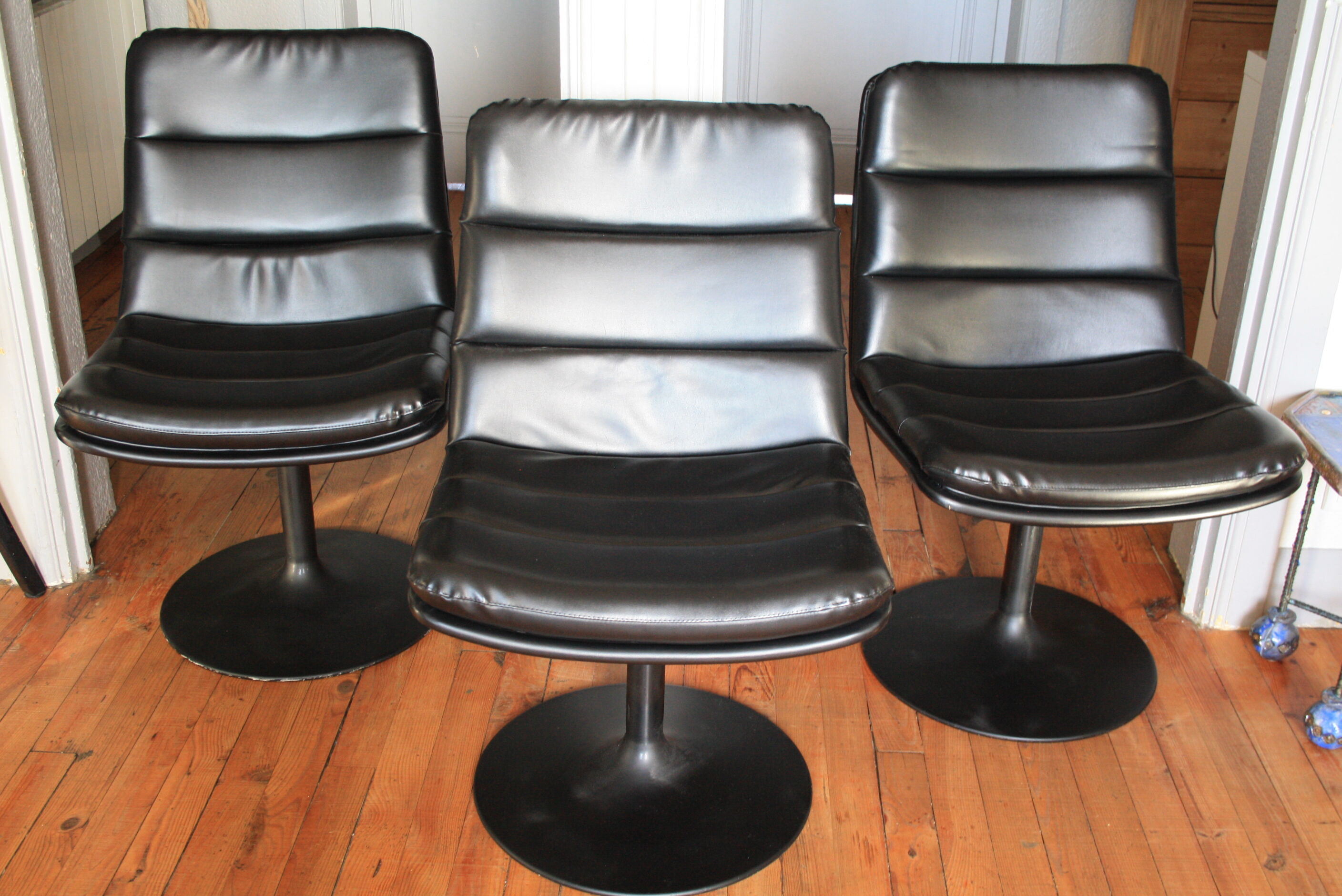 Office chair Artifort by G. Harcourt