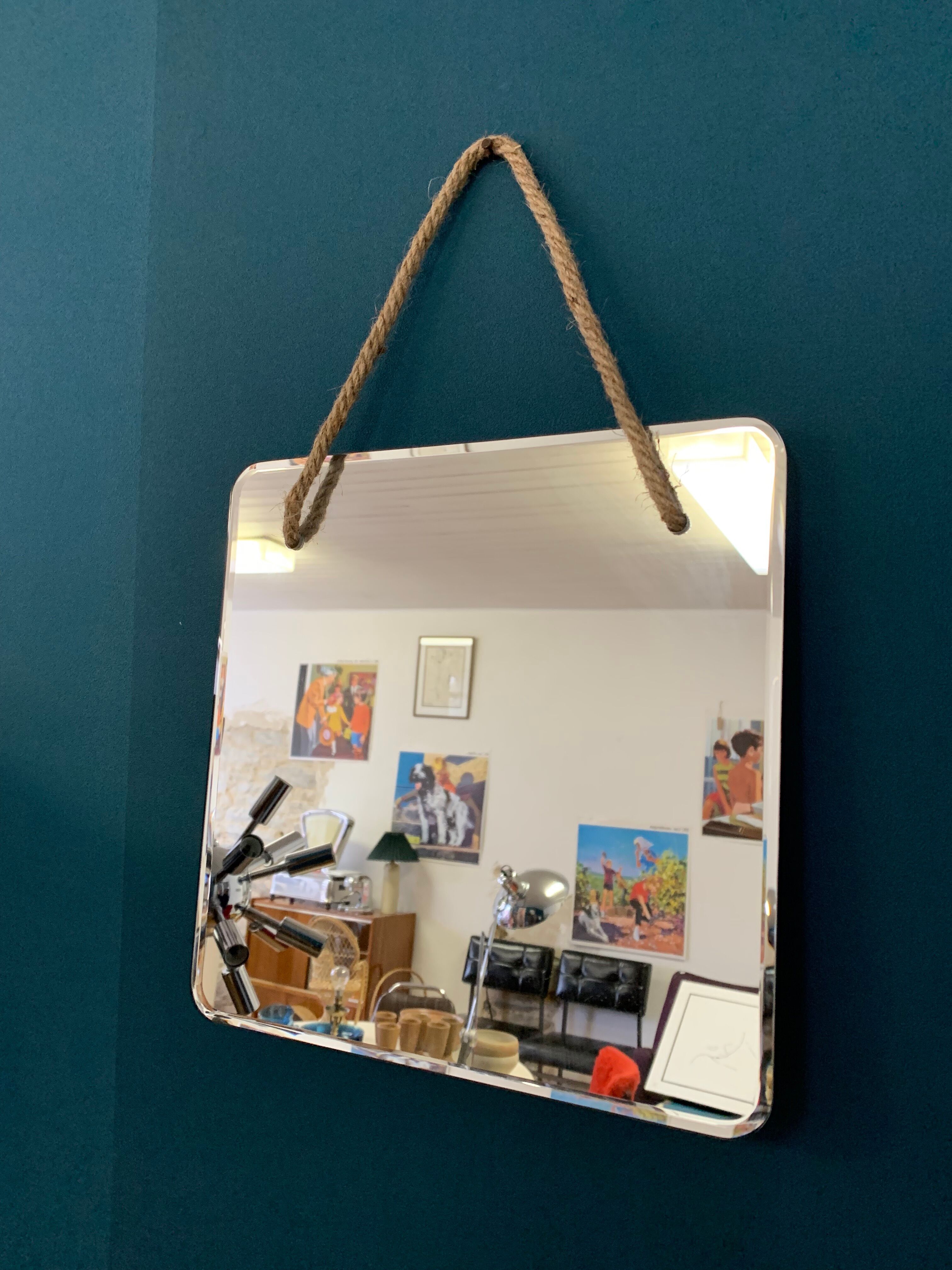 Beveled mirror to hang