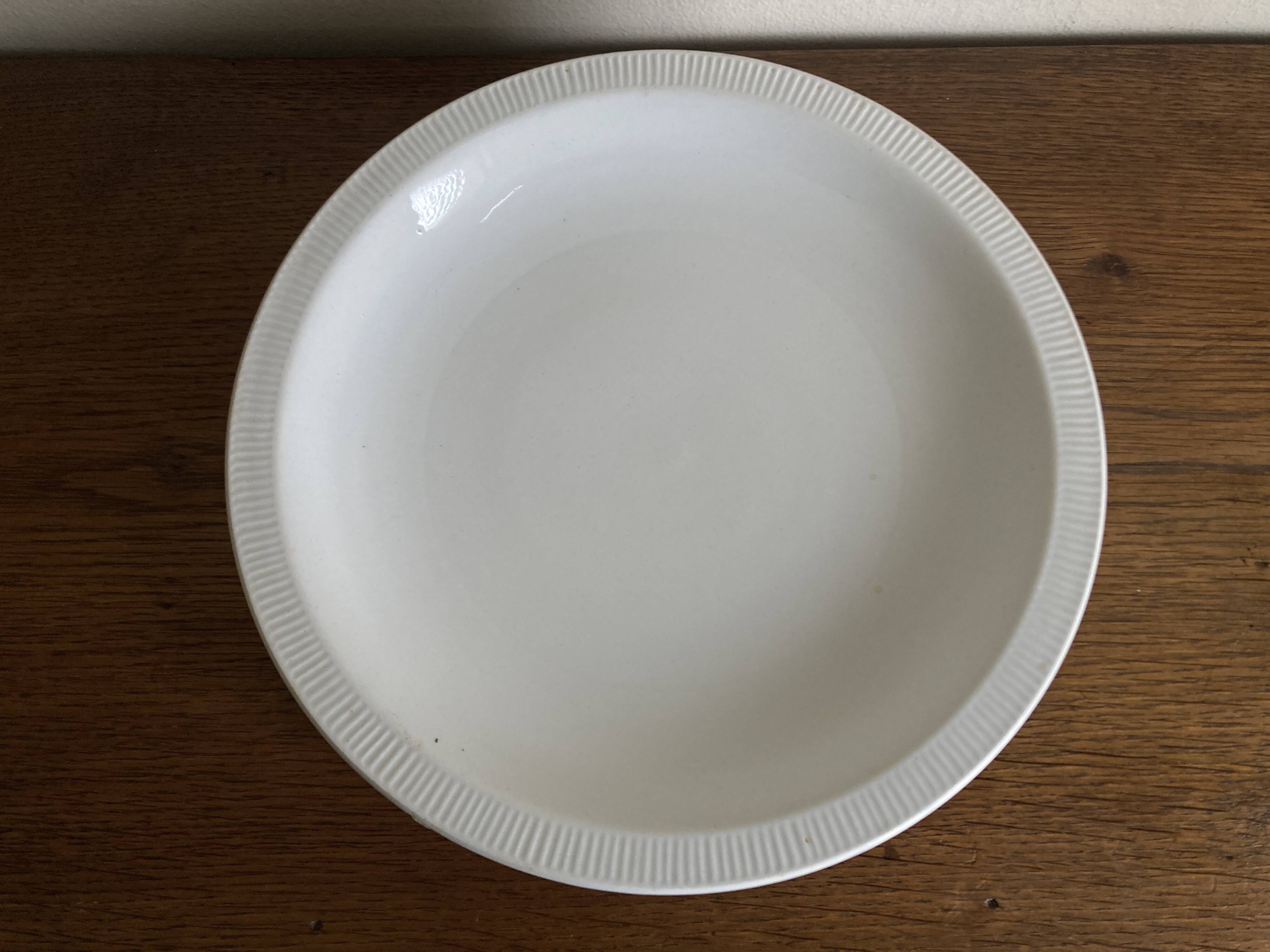 Set of 7 modernist flat plates Lunéville 1930 white earthenware