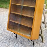 Wall display case from the 50s in solid blond oak