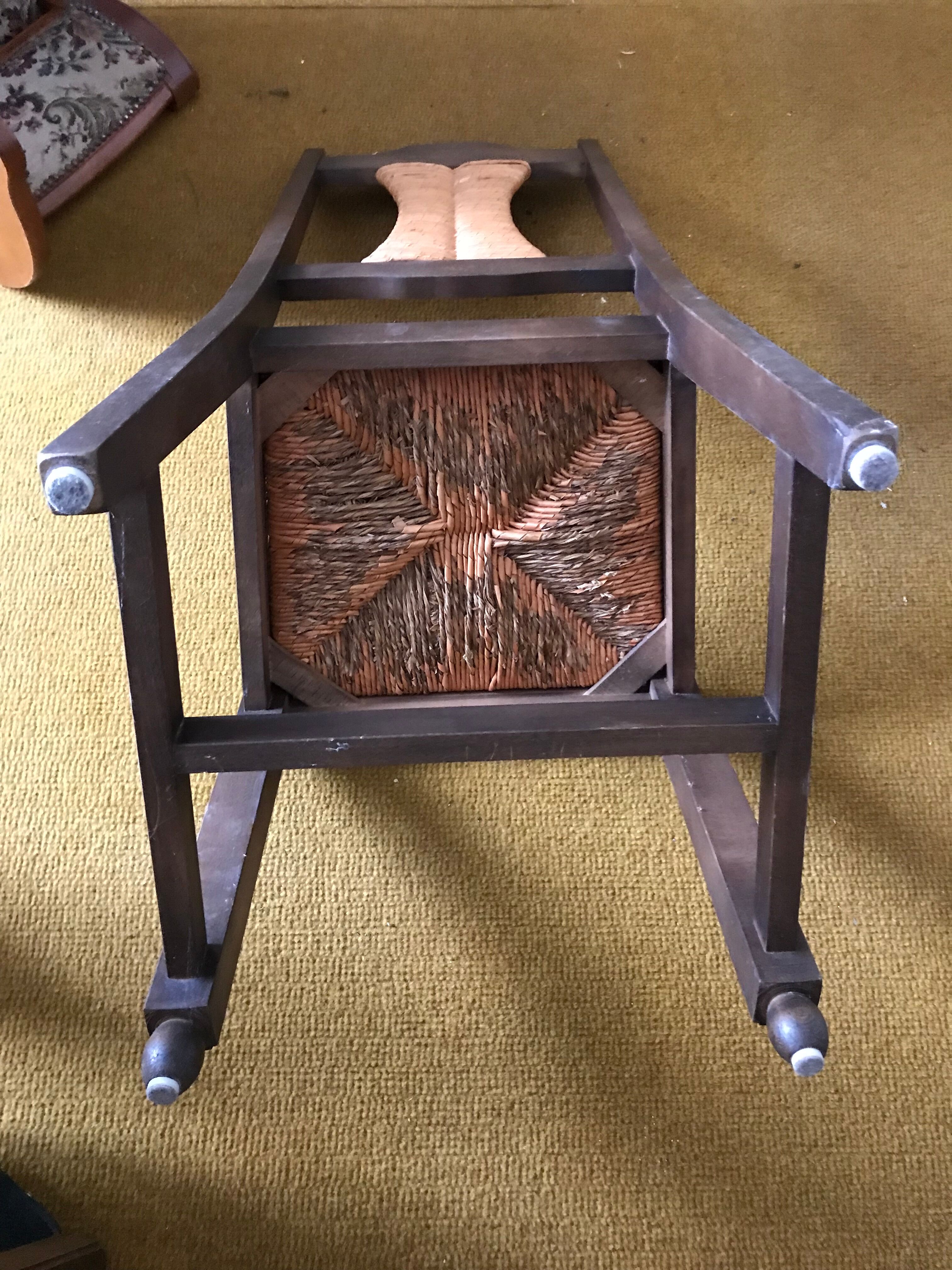 Solid chene chairs with straw seat