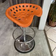 Orange tractor stool, pivoting adjustable mower, Fermigier Mirima 70.
