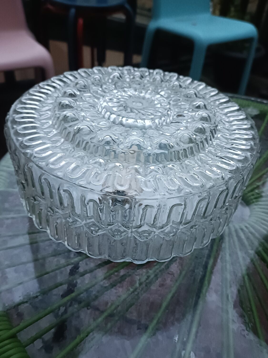 Plafonnier, applique vintage en verre moulé