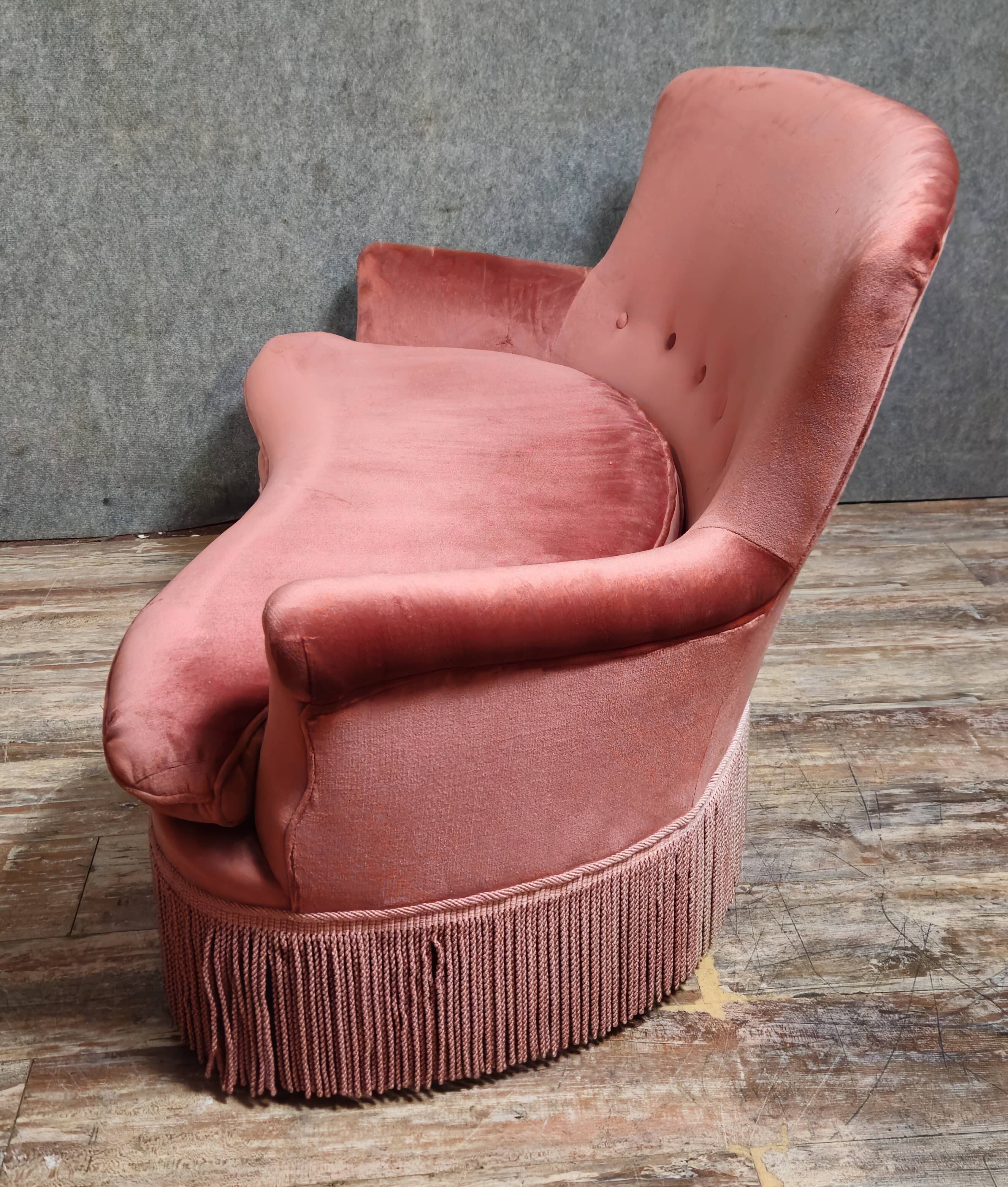 Half-moon shaped toad stool bench, Napoleon III period, in pink velvet.