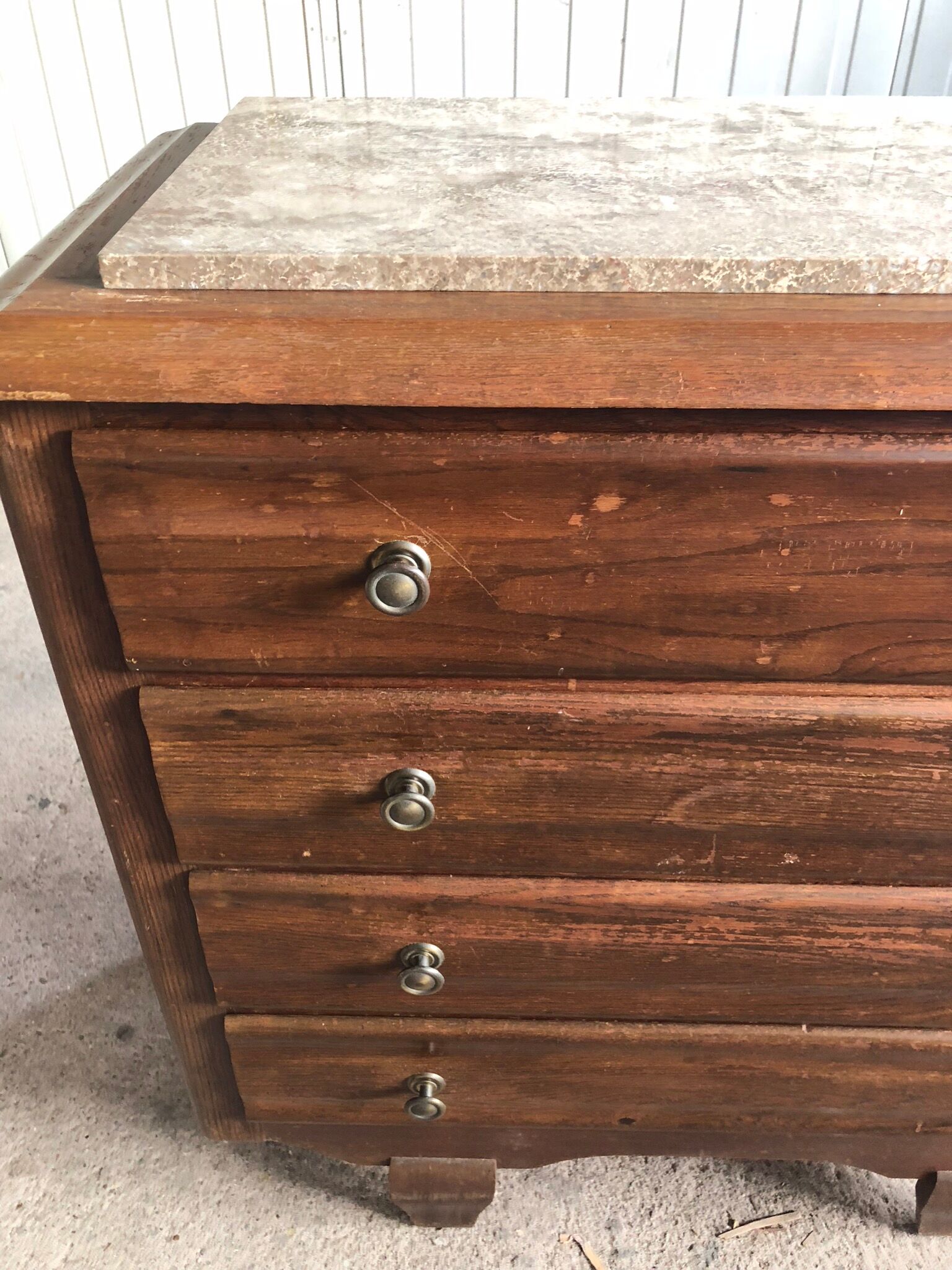 Dresser the 60s in wood and marble