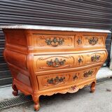 Important Louis XV chest of drawers