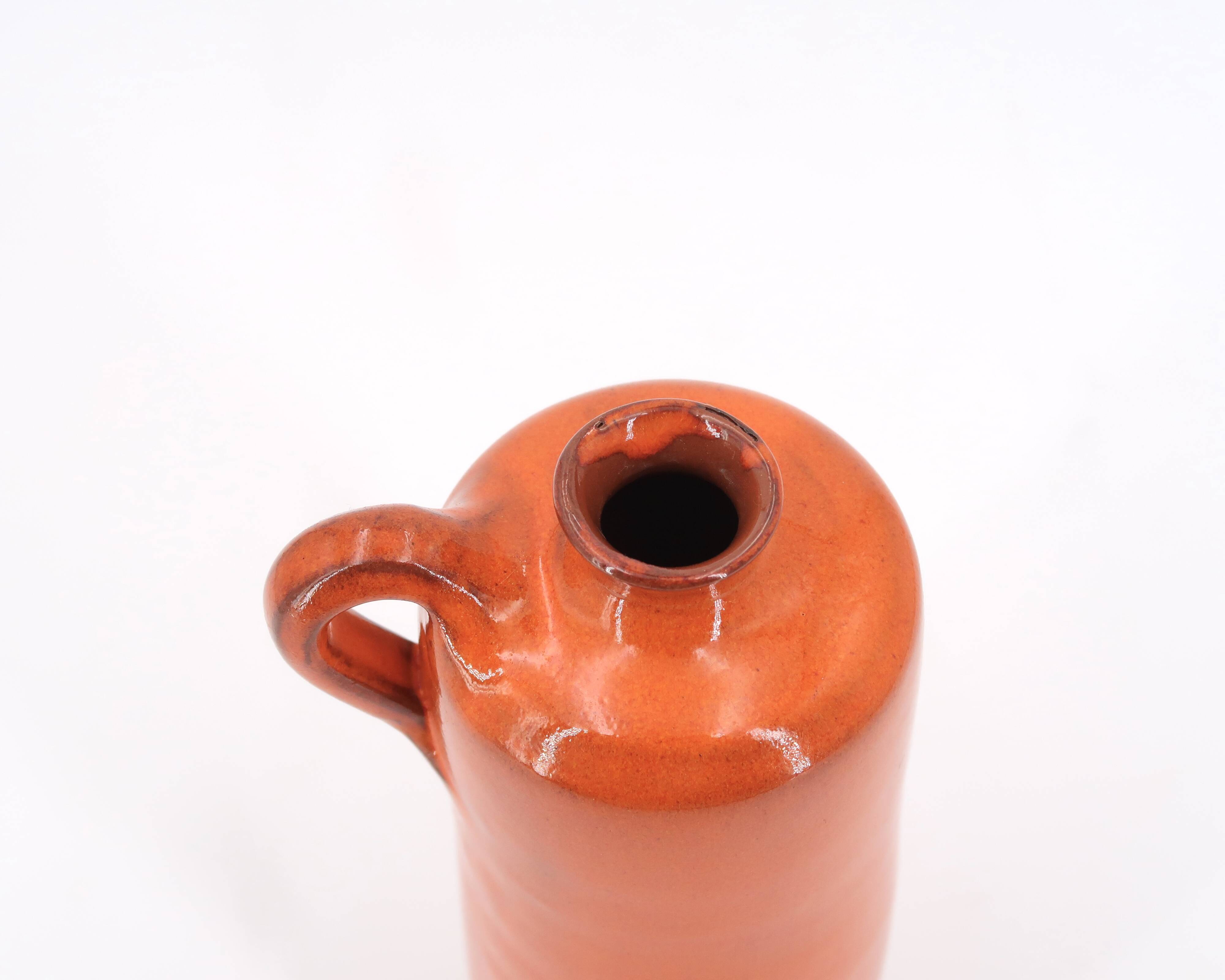 Vase bouteille orange en céramique, années 70
