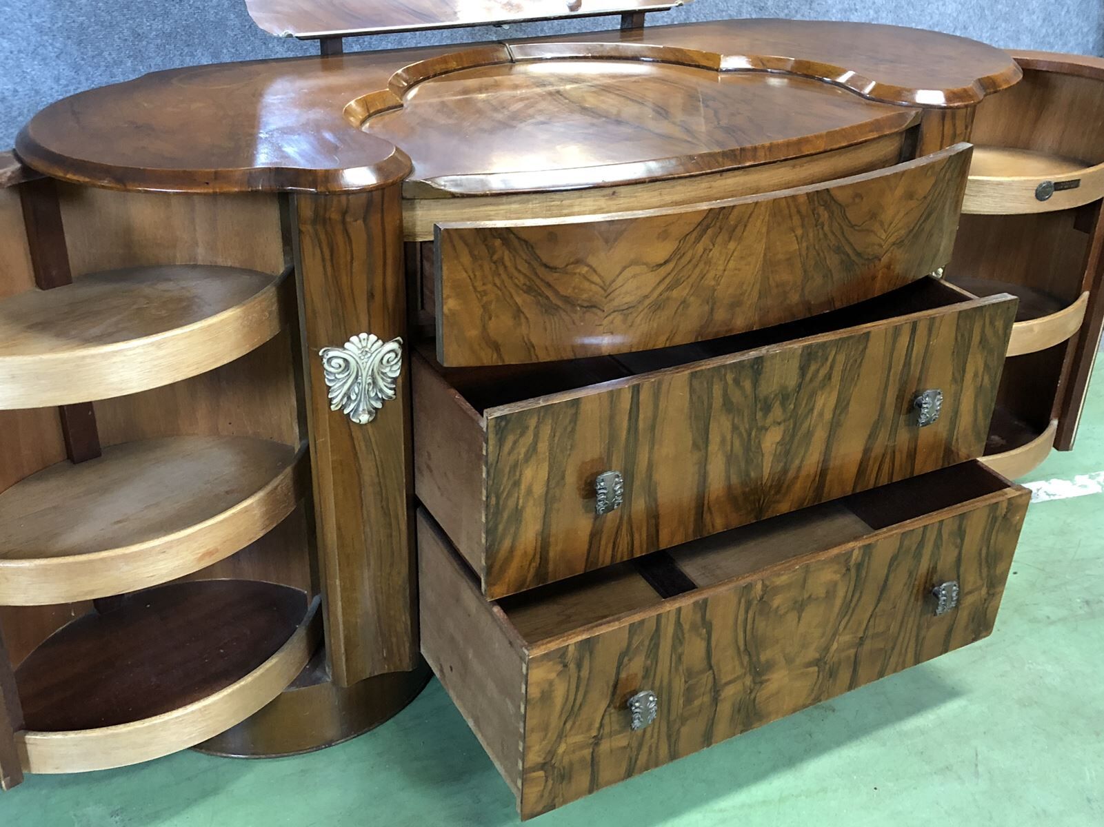 Hairdresser art deco missing in walnut
