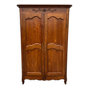 Armoire en merisier massif