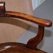 Chaise de capitaine victorienne en noyer d'Eton College