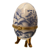 Boîte oeuf en porcelaine à décor Japon monture métal doré