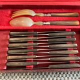 Box 28 pieces, knives and service cutlery