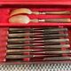 Box 28 pieces, knives and service cutlery