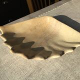 Shell-shaped soap dish in hard stone