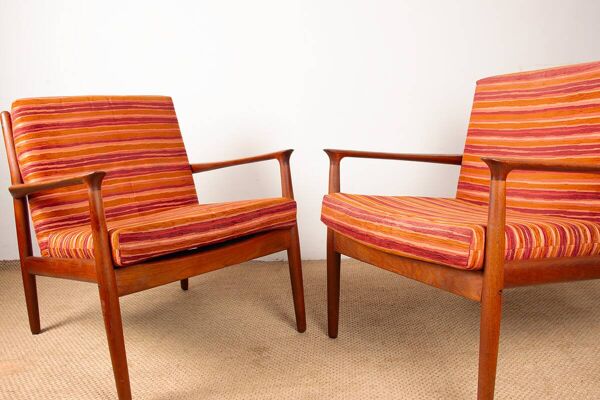 Paire de Fauteuils Danois en Teck Massif et Tissu, Svend Aage Eriksen 1960.