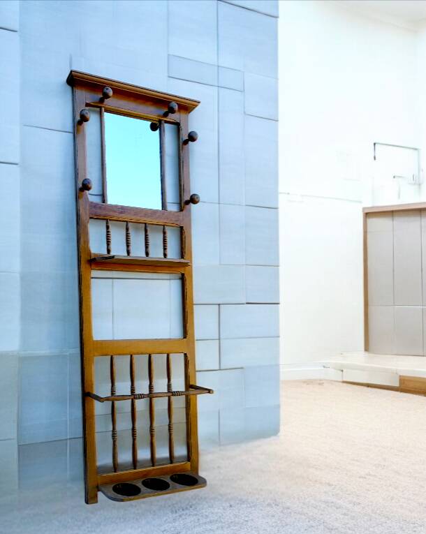 Vestiaire mural en bois