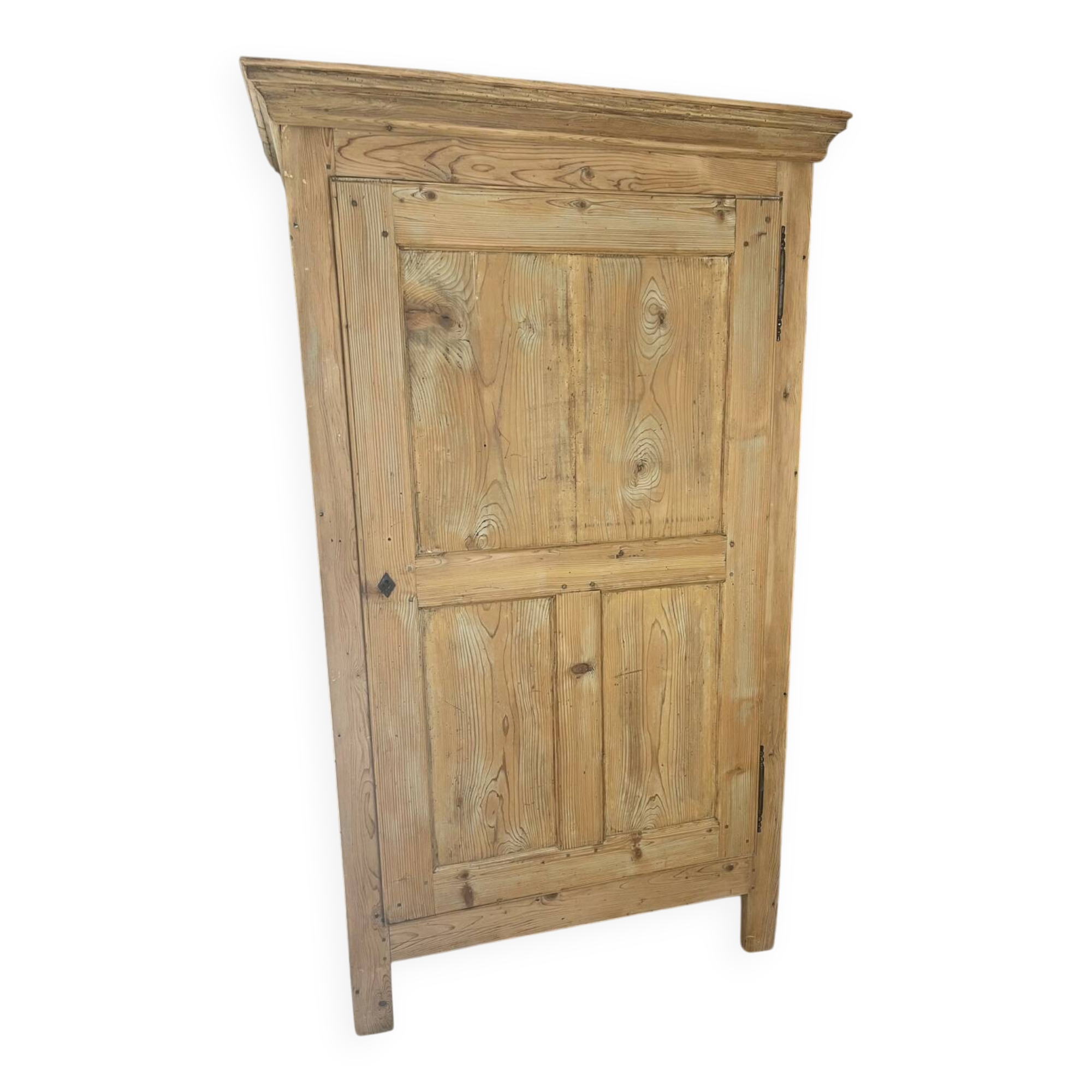 Raw wood bonnetière