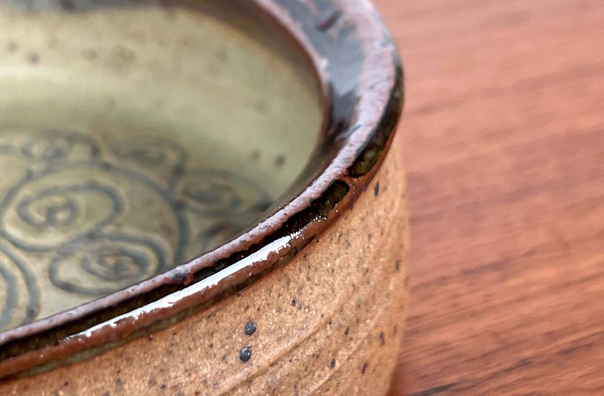 Mid-century modern Danish studio pottery bowl by Bente Lemche, 1960s.