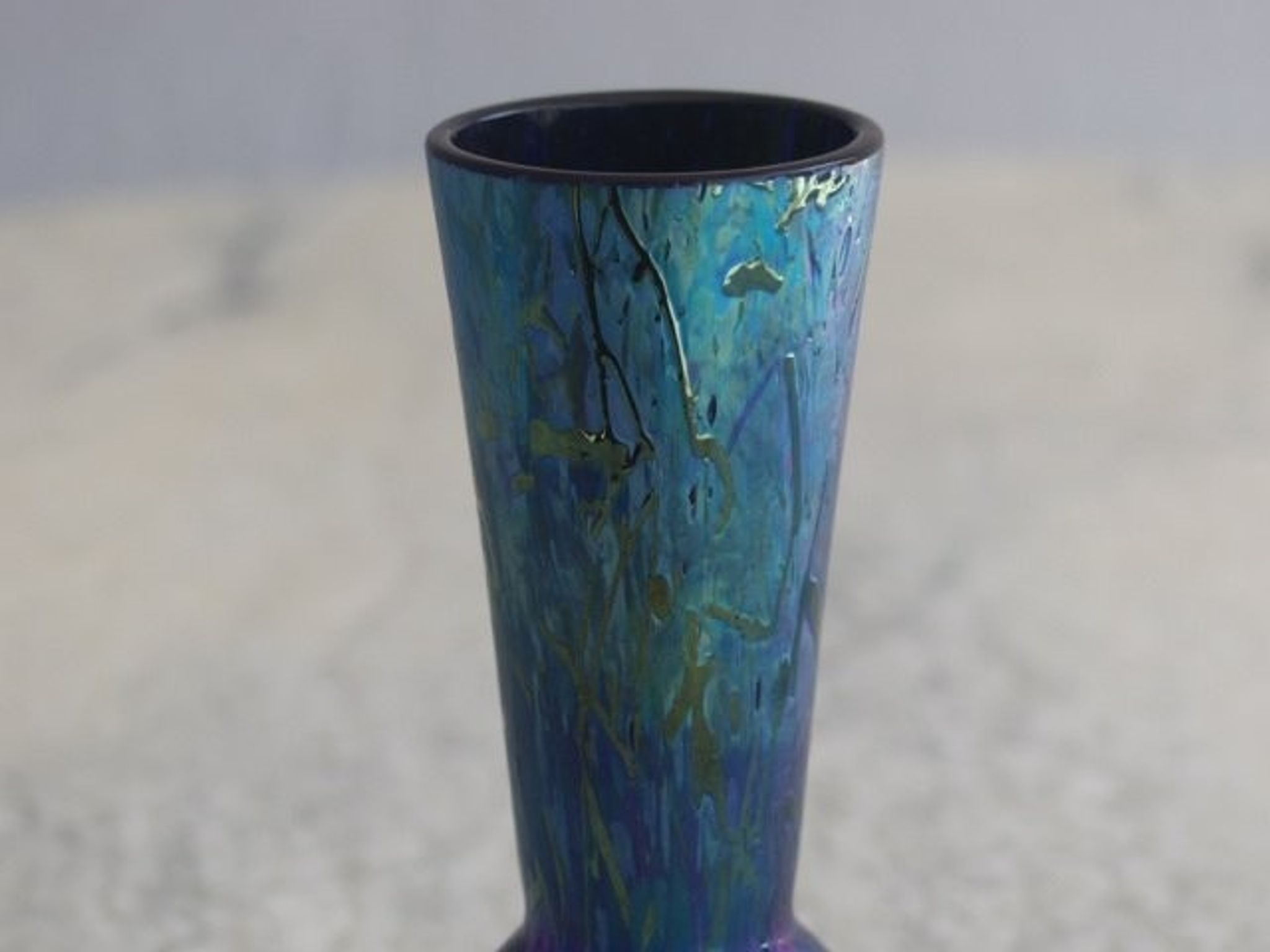 Vase in iridescent Glass Art new of PEACKOCK