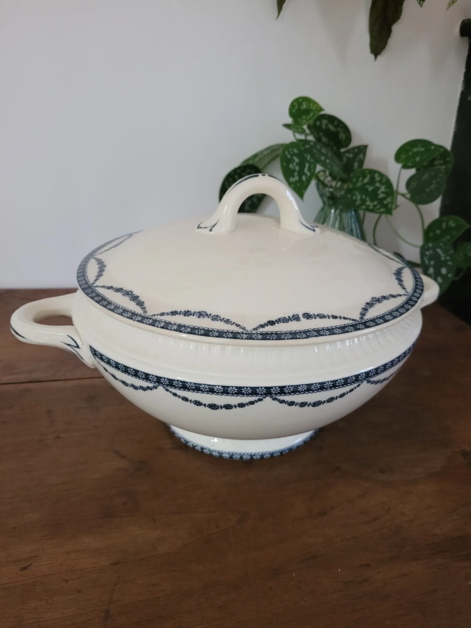 Ironstone soup tureen Vincennes Salins