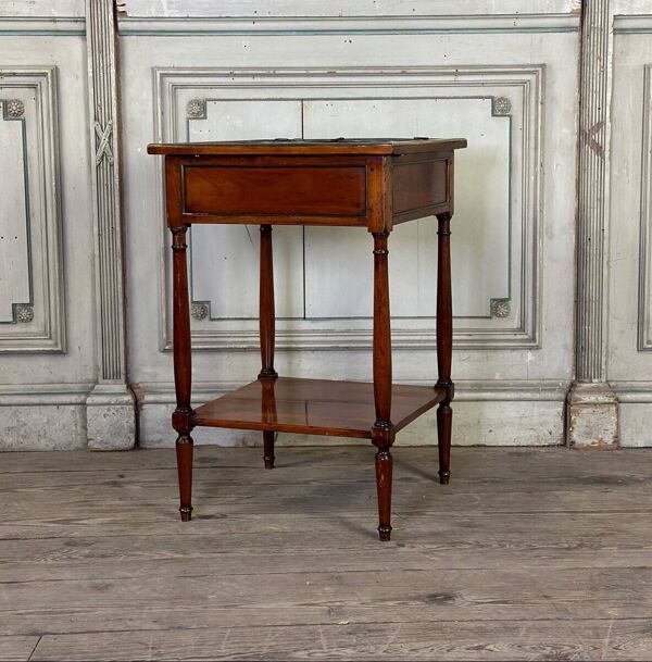 Table rafraîchissoire en acajou, dessus de marbre gris, deux seaux de zinc, XVIIIème siècle