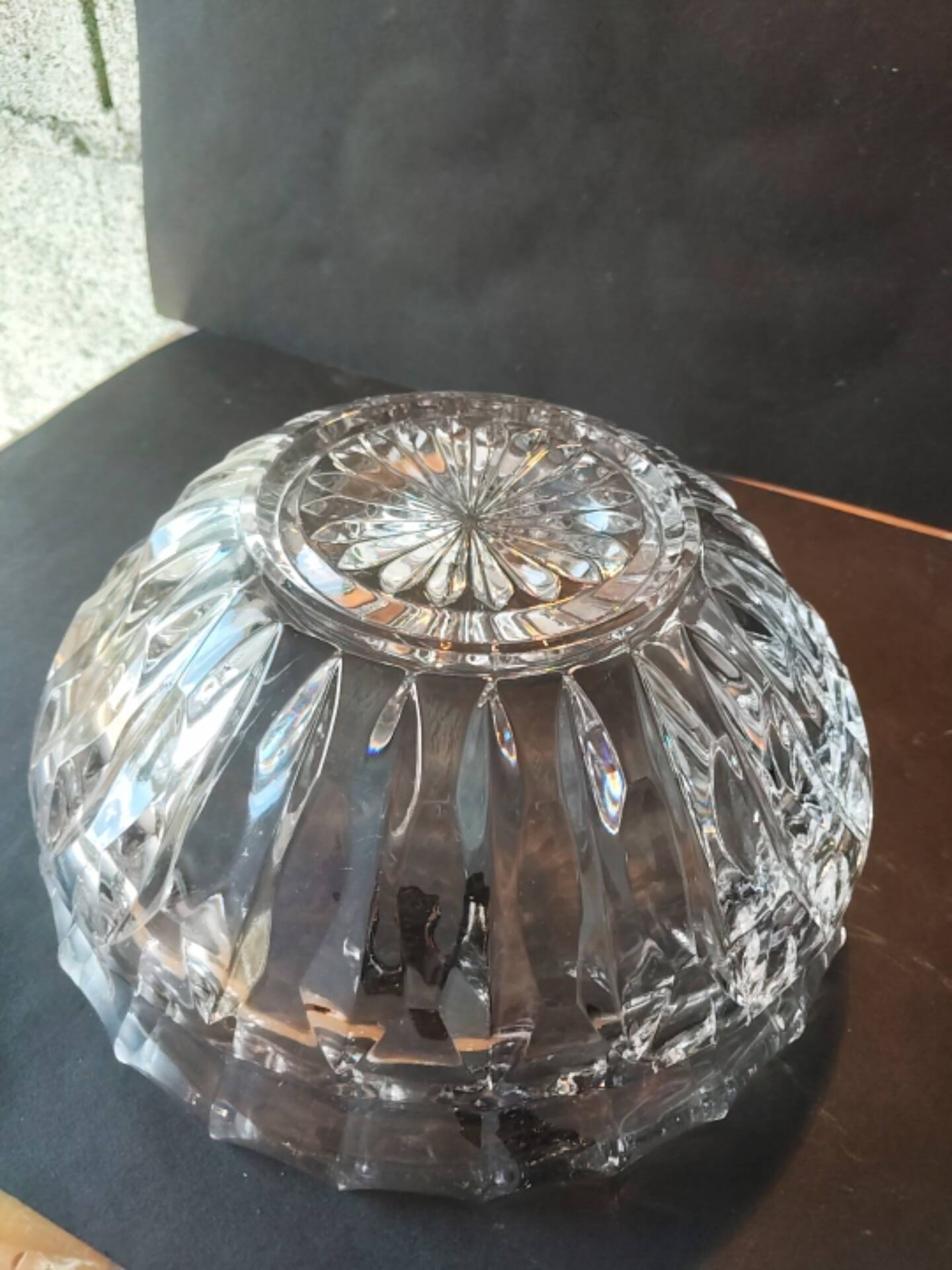 Vintage crystal bowl with radiant decoration, 20 cm